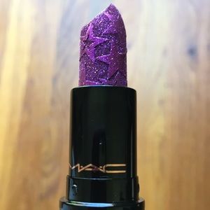 NEW! MAC Kiss of Stars Lipstick in Starstruck